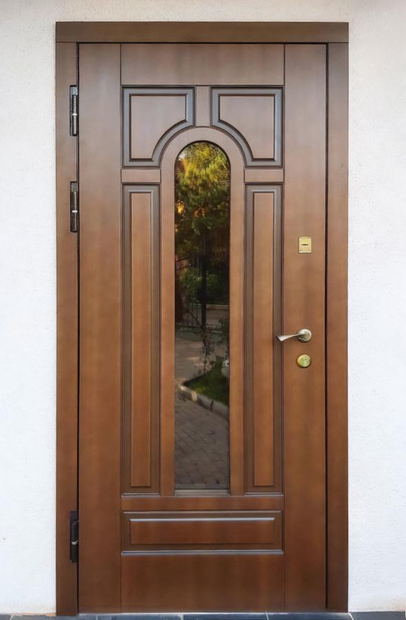 Утепленная дверь с окном Утепленная дверь с окном