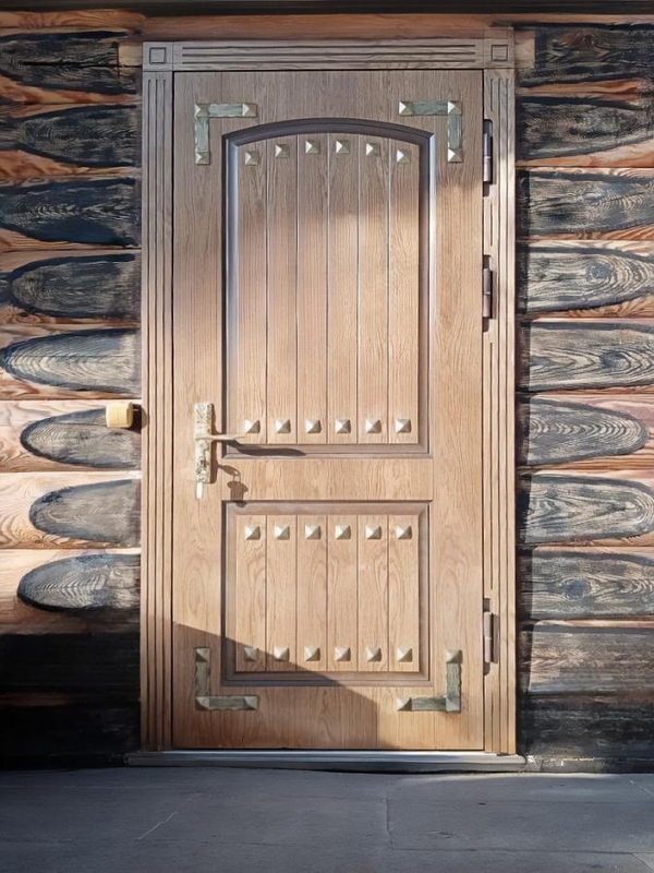 Дверь с элементами декора Дверь с элементами декора