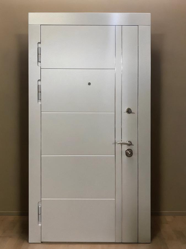 С молдингами С молдингами