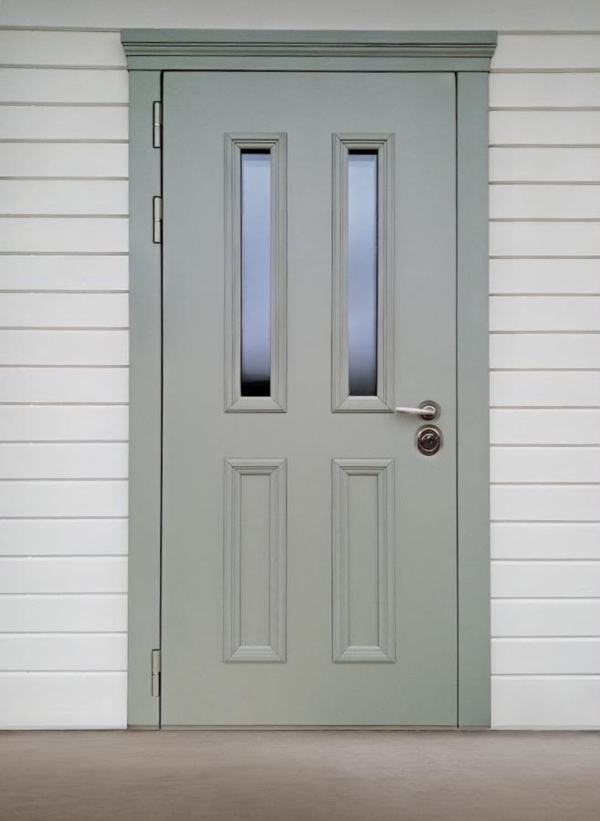 С двумя стеклами и карнизом С двумя стеклами и карнизом