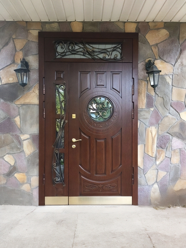 С отбойником и стеклами С отбойником и стеклами