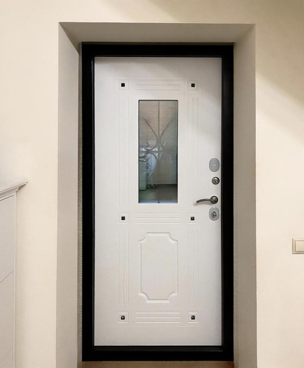 Входная дверь с остеклением Входная дверь с остеклением