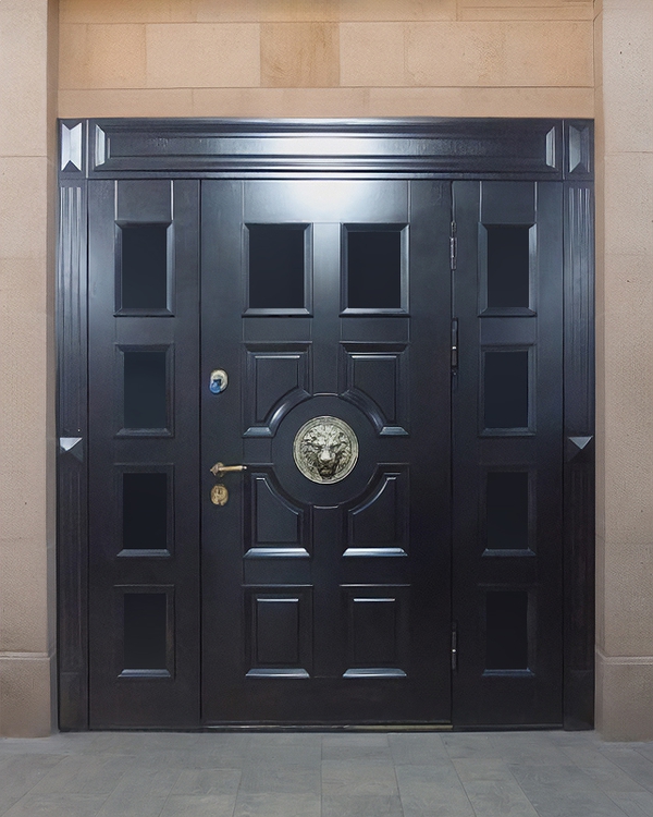 Широкая дверь с окнами Широкая дверь с окнами