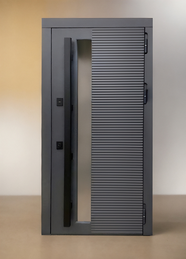 Серая дверь с длинной ручкой Серая дверь с длинной ручкой