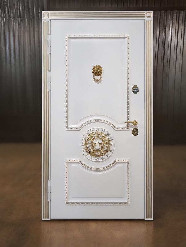 Белая дверь с патиной золото Белая дверь с патиной золото